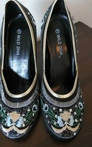 Black embroidery patterned shoe